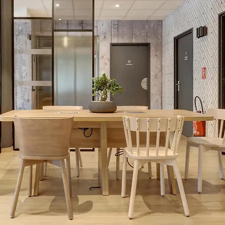 Szálloda B&B Hotel Epernay 2*